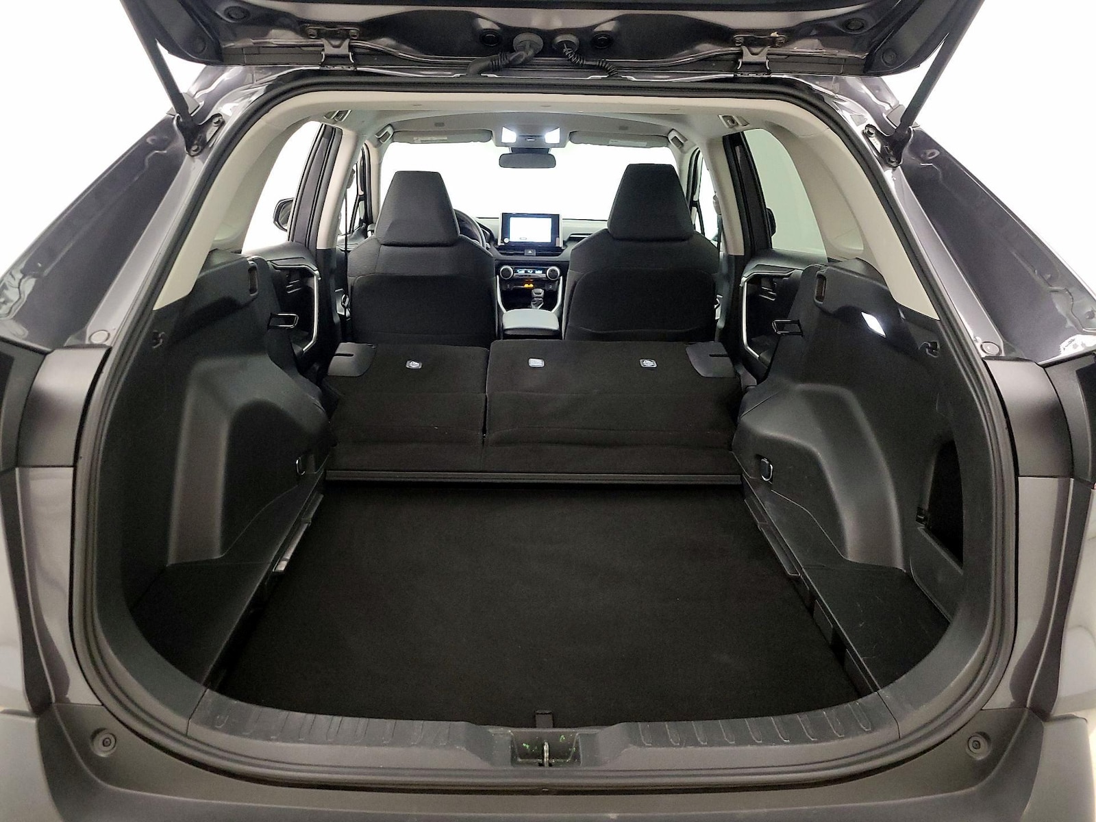 2025 Toyota RAV4 LE - Photo 22