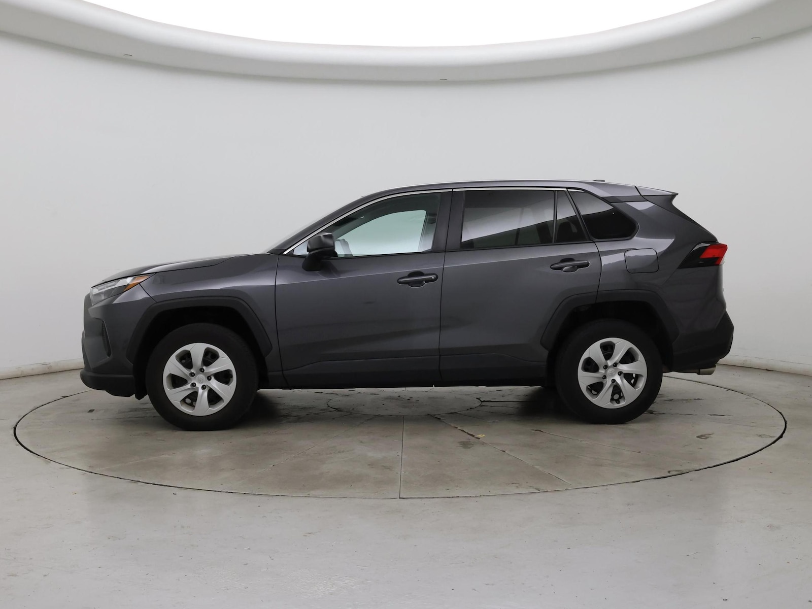 2025 Toyota RAV4 LE - Photo 4