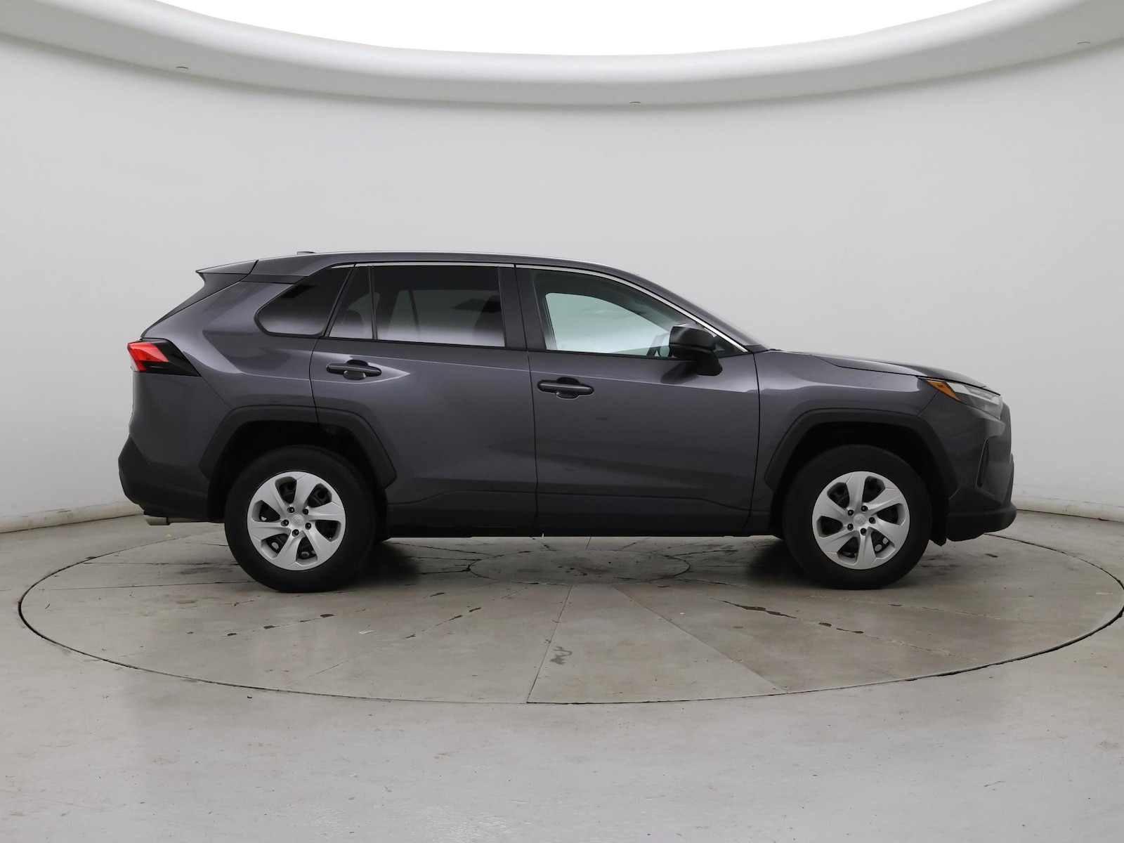 2025 Toyota RAV4 LE - Photo 8
