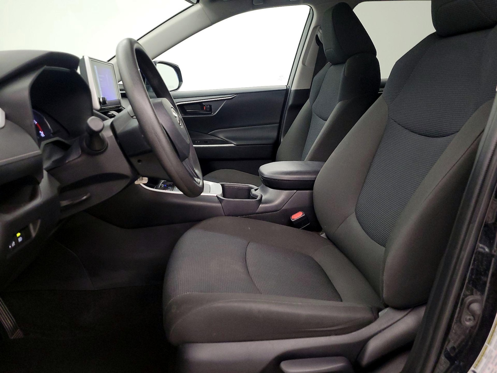 2025 Toyota RAV4 LE - Photo 12