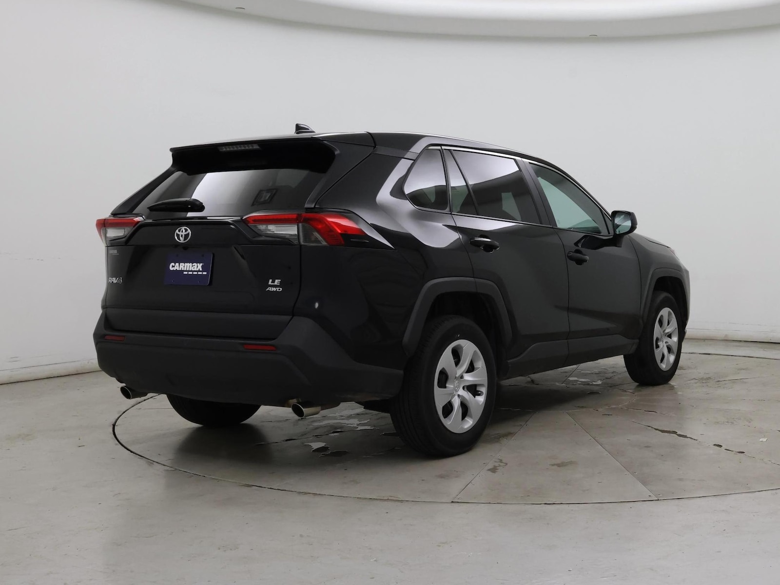 2025 Toyota RAV4 LE - Photo 9