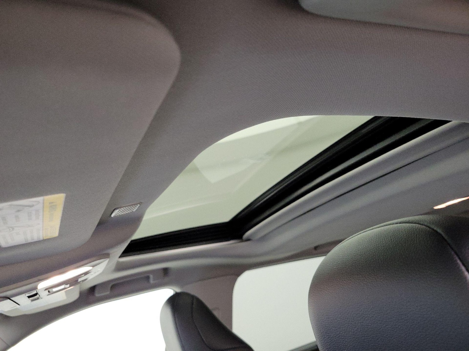 Sunroof(s) & Overhead Airbags