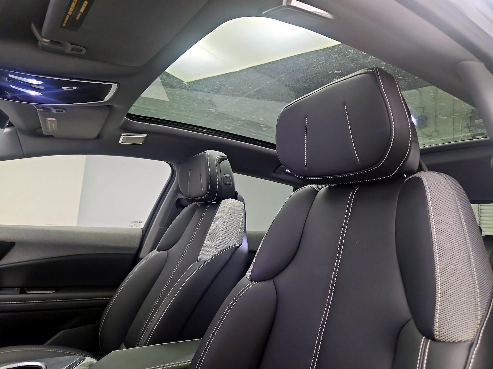Skylight(s) & Overhead Airbags