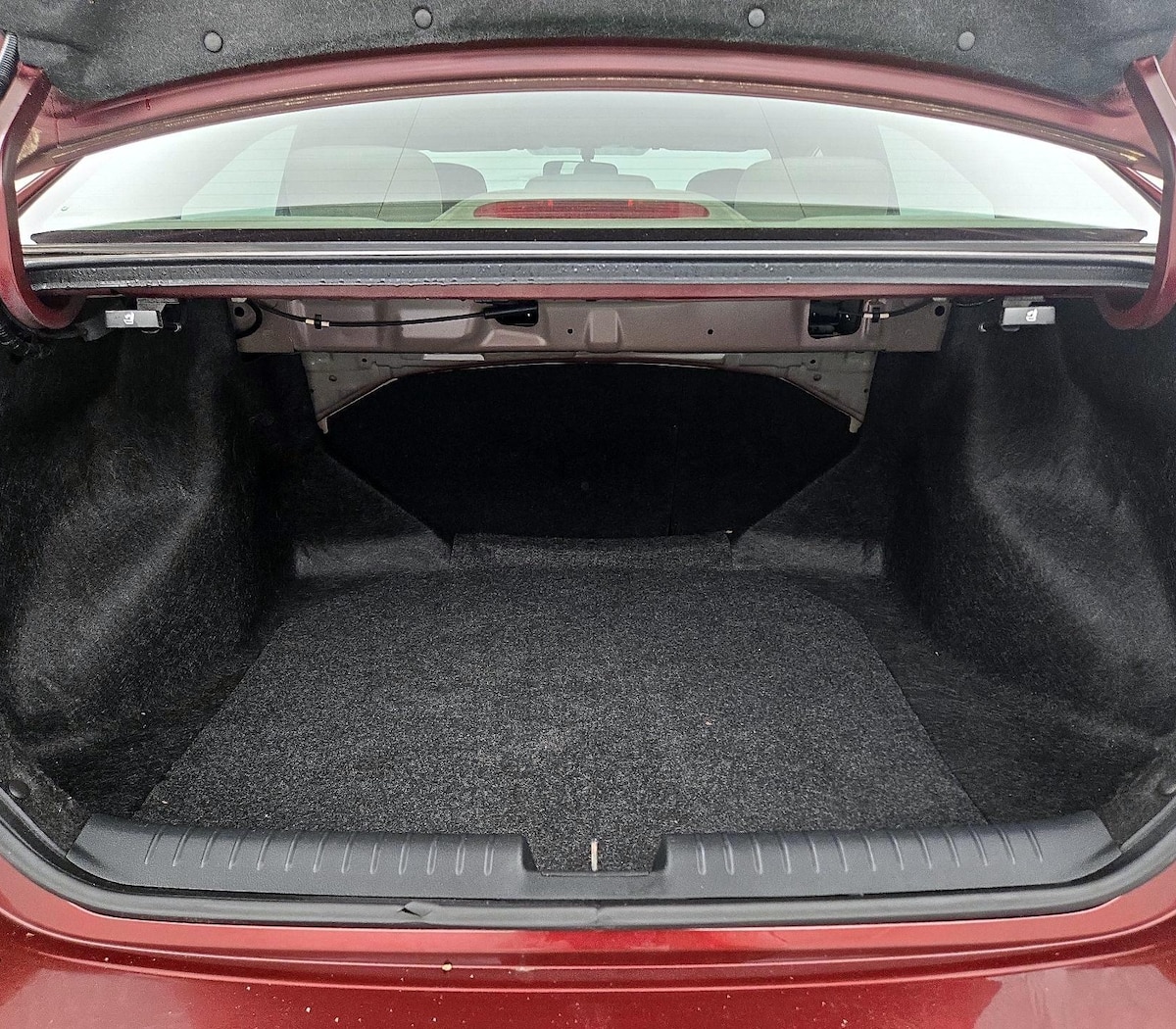 Trunk/Cargo (Seats Up)