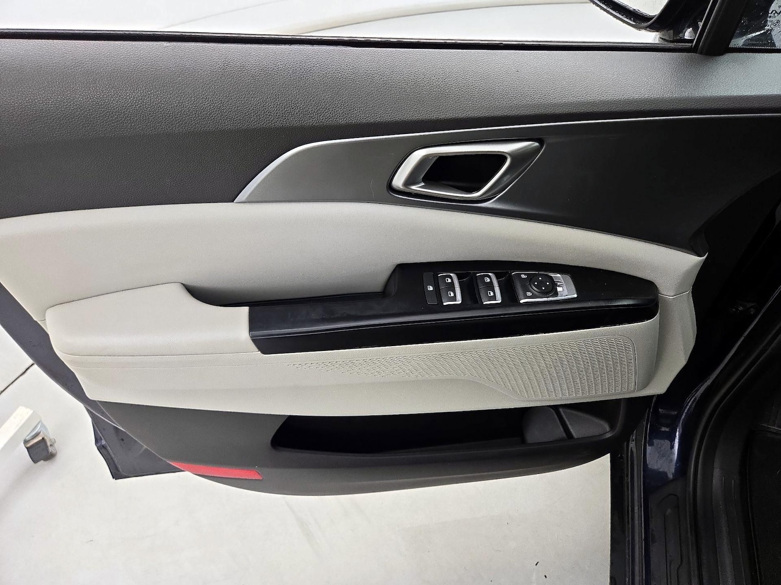 2024 Kia Carnival LX Seat Pkg - Photo 13