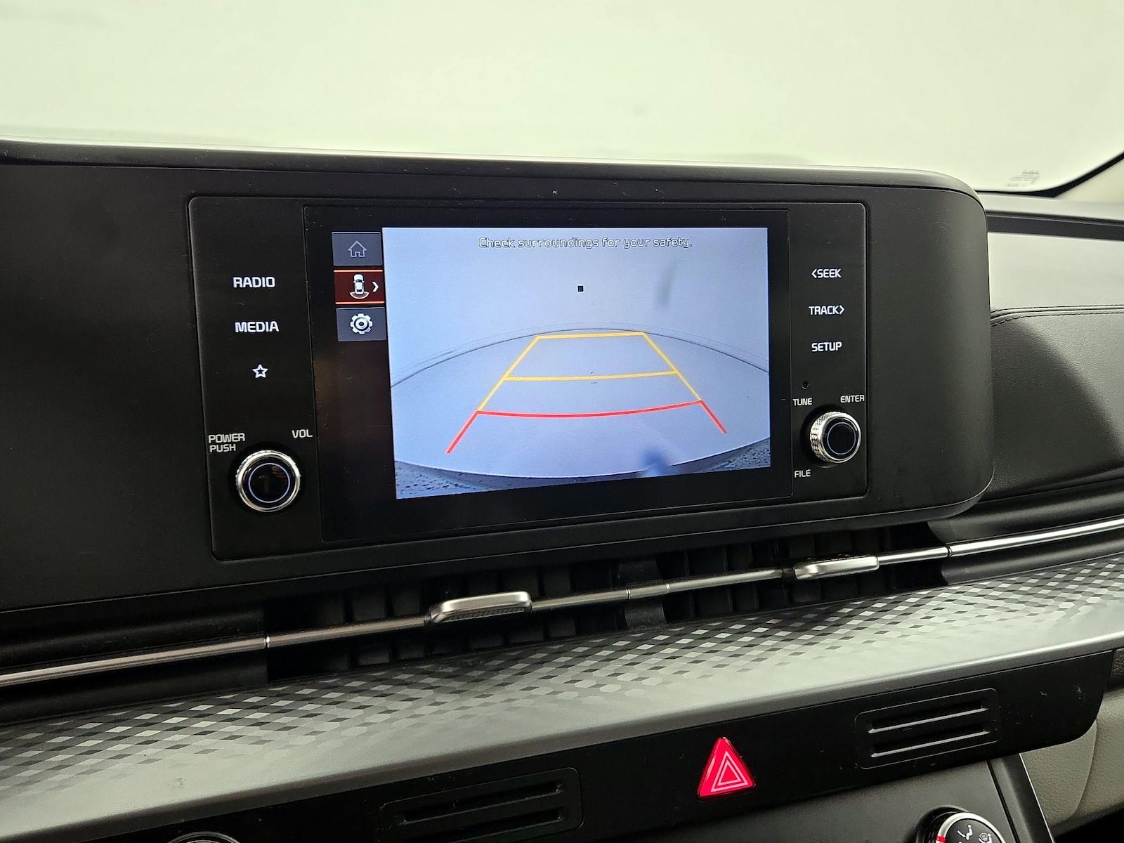 2024 Kia Carnival LX Seat Pkg - Photo 15