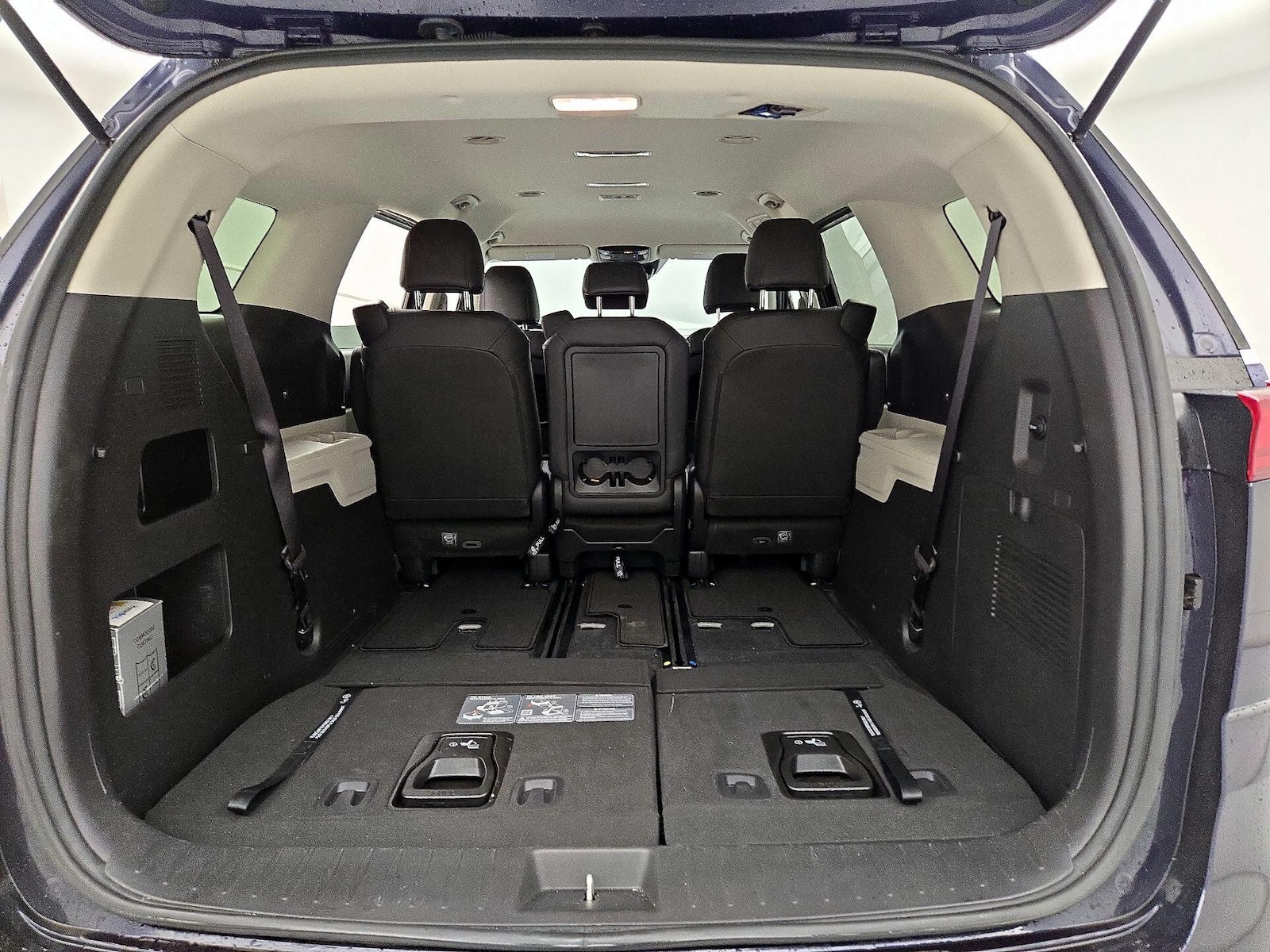 2024 Kia Carnival LX Seat Pkg - Photo 23