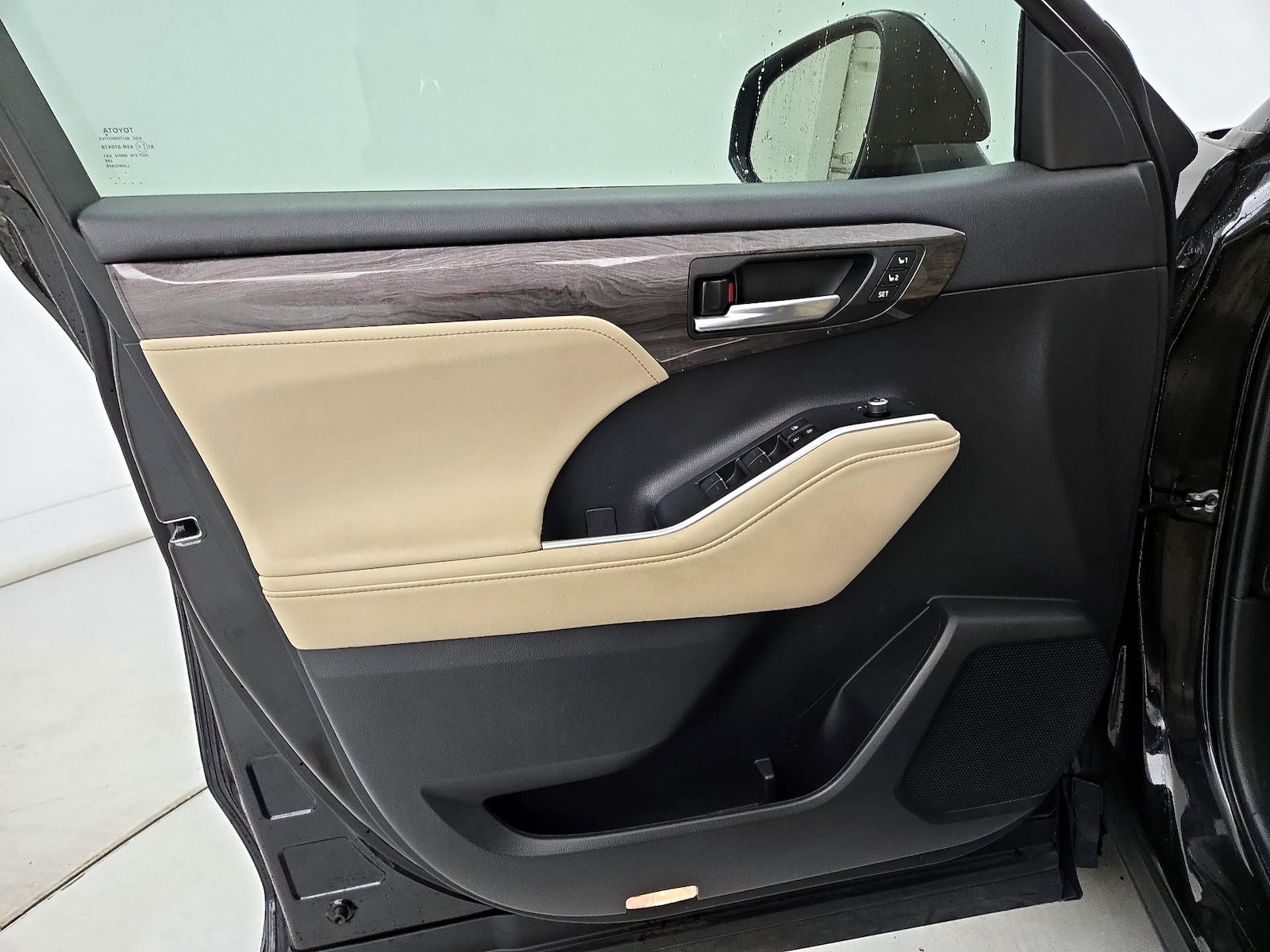 2023 Toyota Highlander Limited - Photo 13