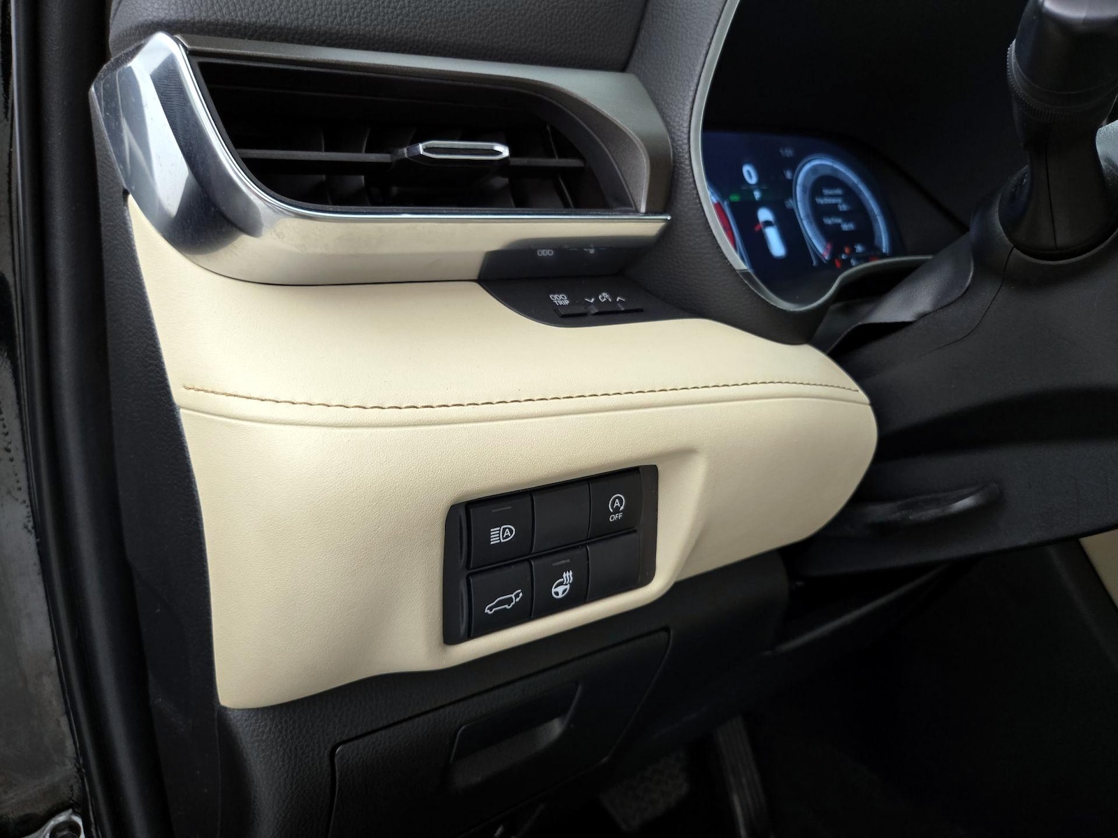 2023 Toyota Highlander Limited - Photo 14