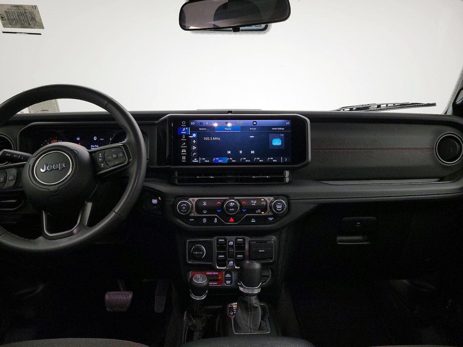 Apple CarPlay® & Android Auto™