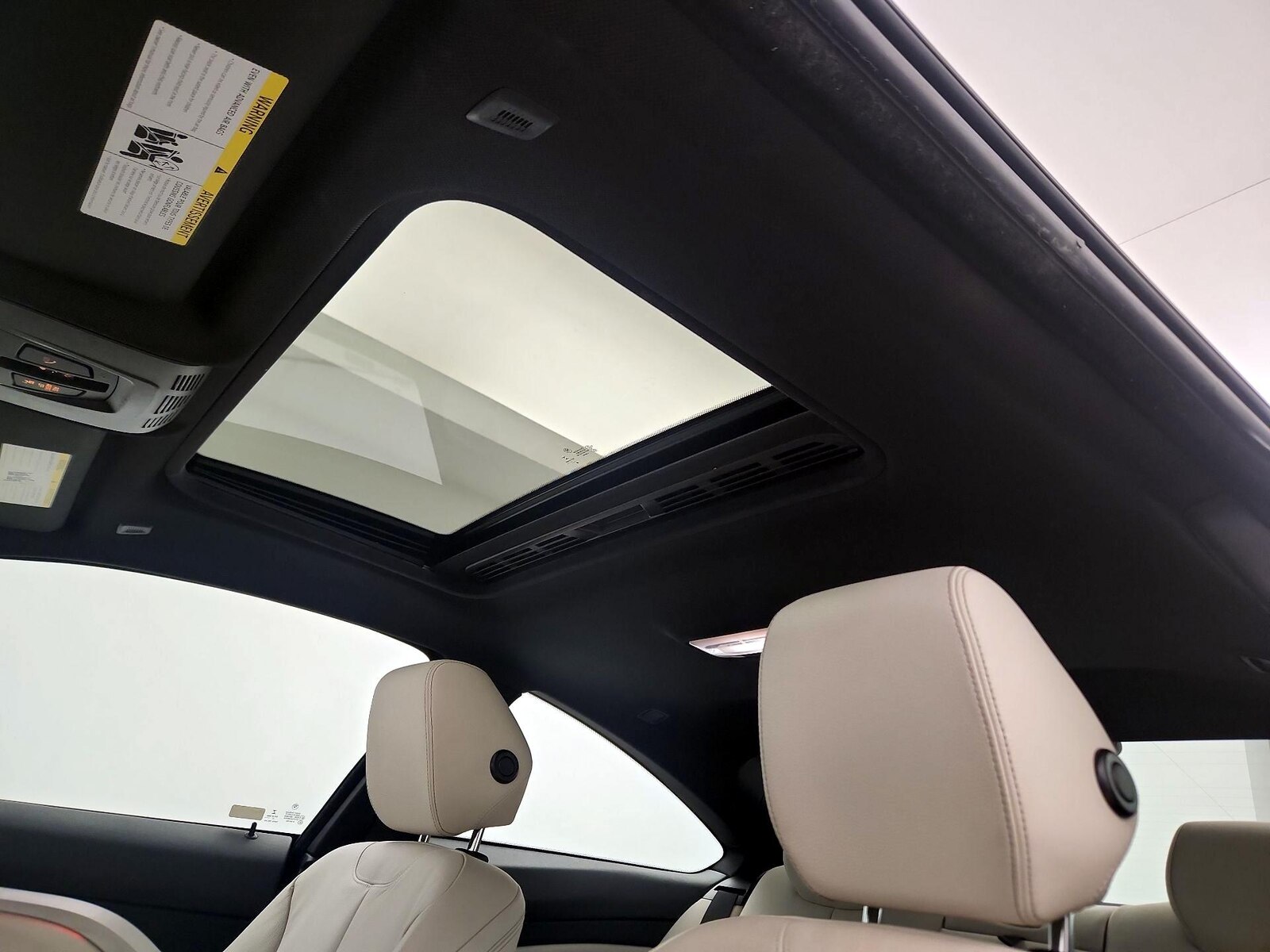 Sunroof(s) & Overhead Airbags