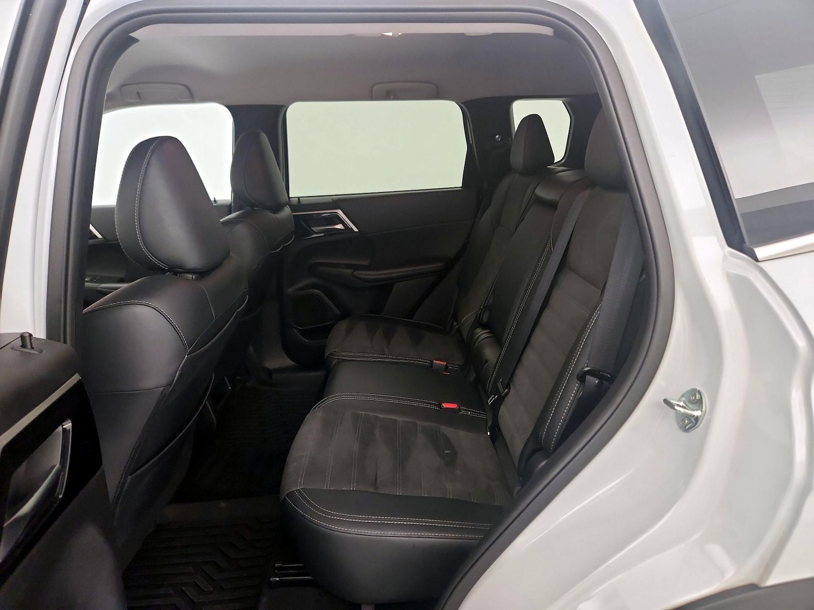 2024 Mitsubishi Outlander SE - Photo 21