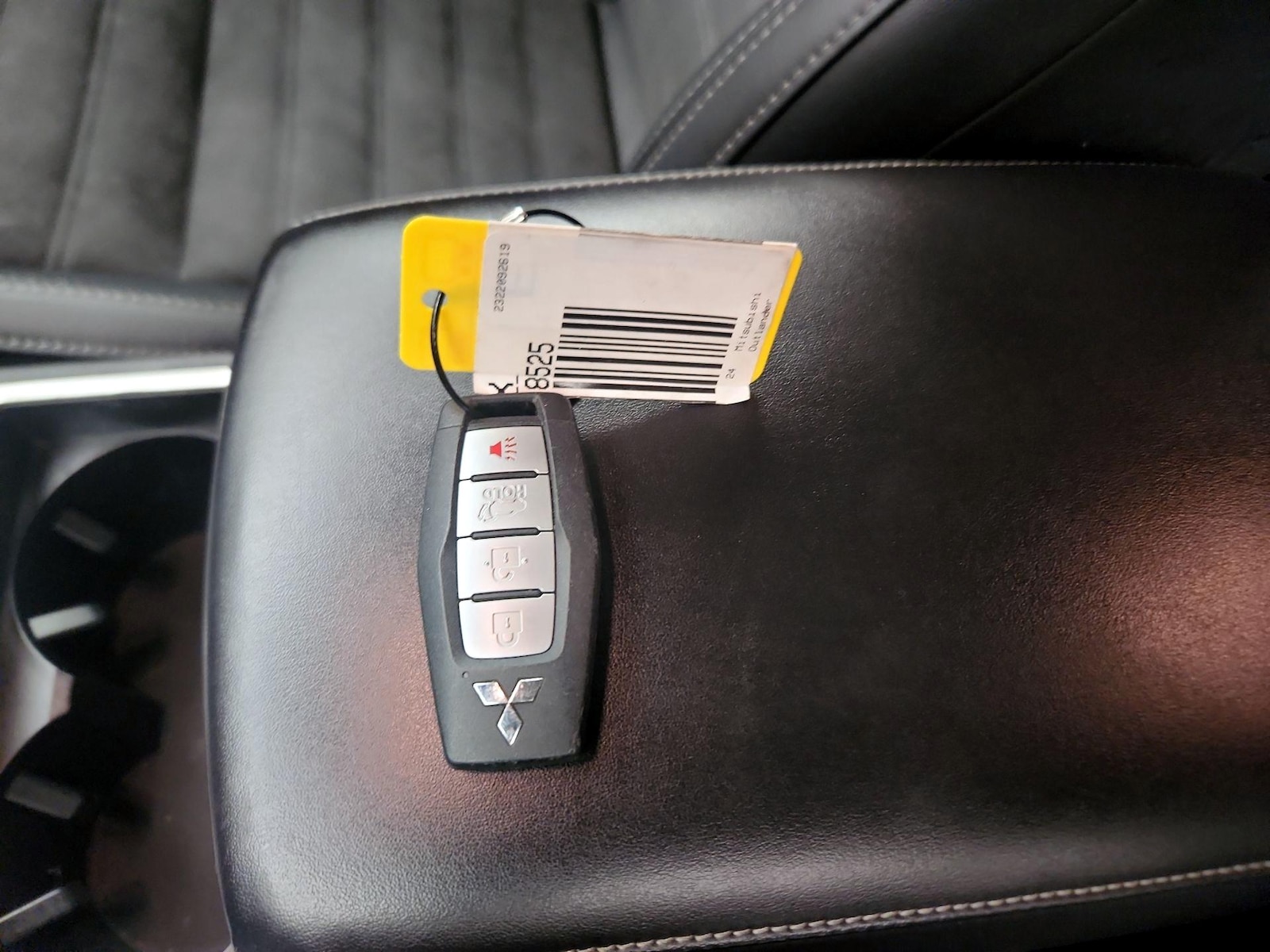 2024 Mitsubishi Outlander SE - Photo 25