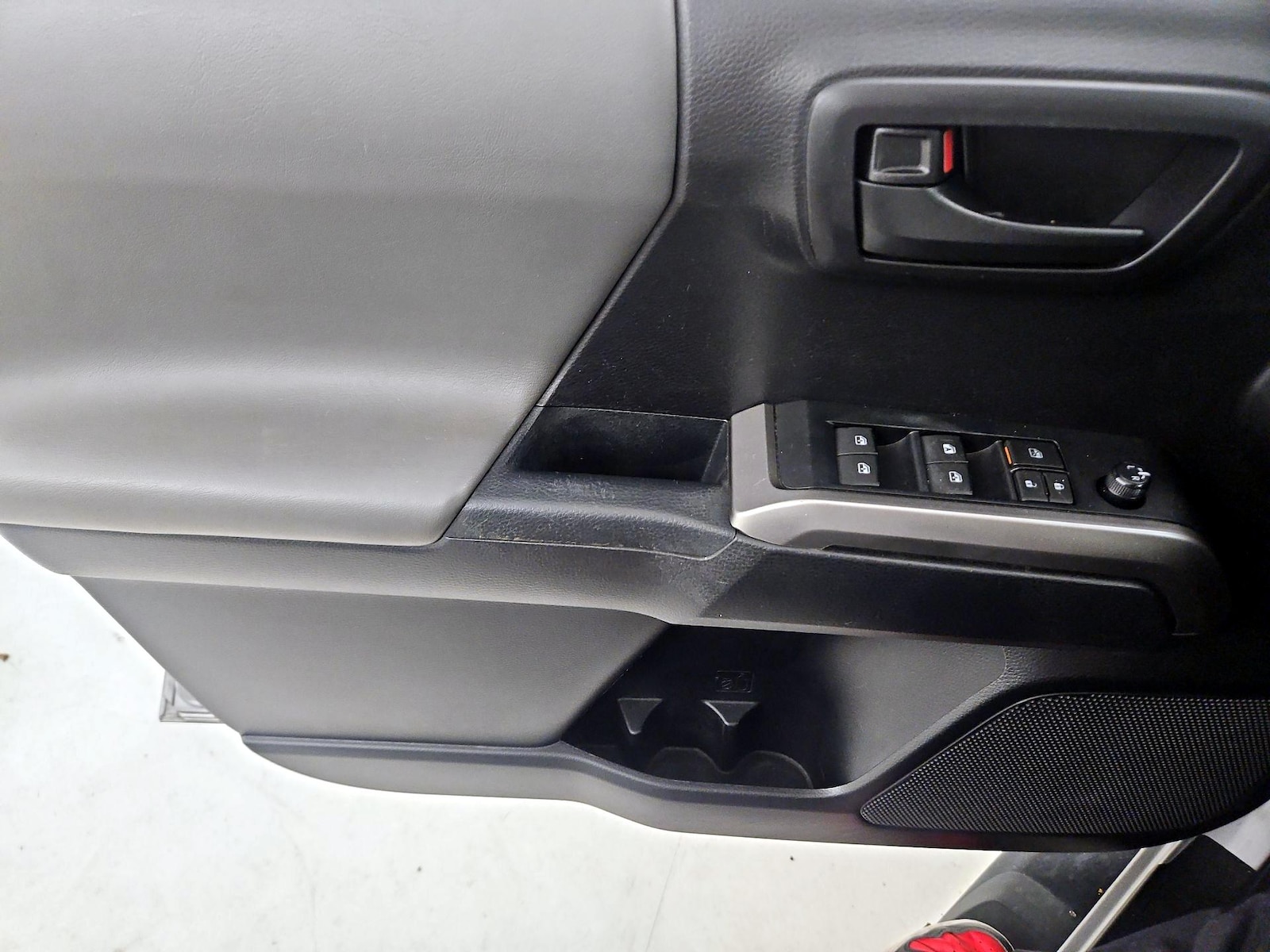 2021 Toyota Tacoma SR5 - Photo 13
