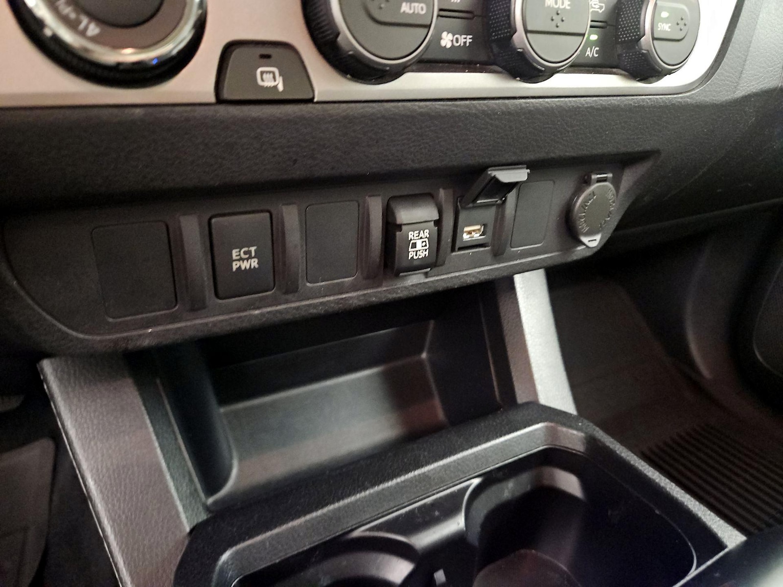 2021 Toyota Tacoma SR5 - Photo 19