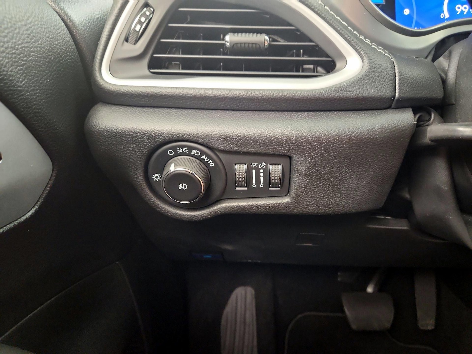 2023 Chrysler Pacifica Hybrid Touring L - Photo 12