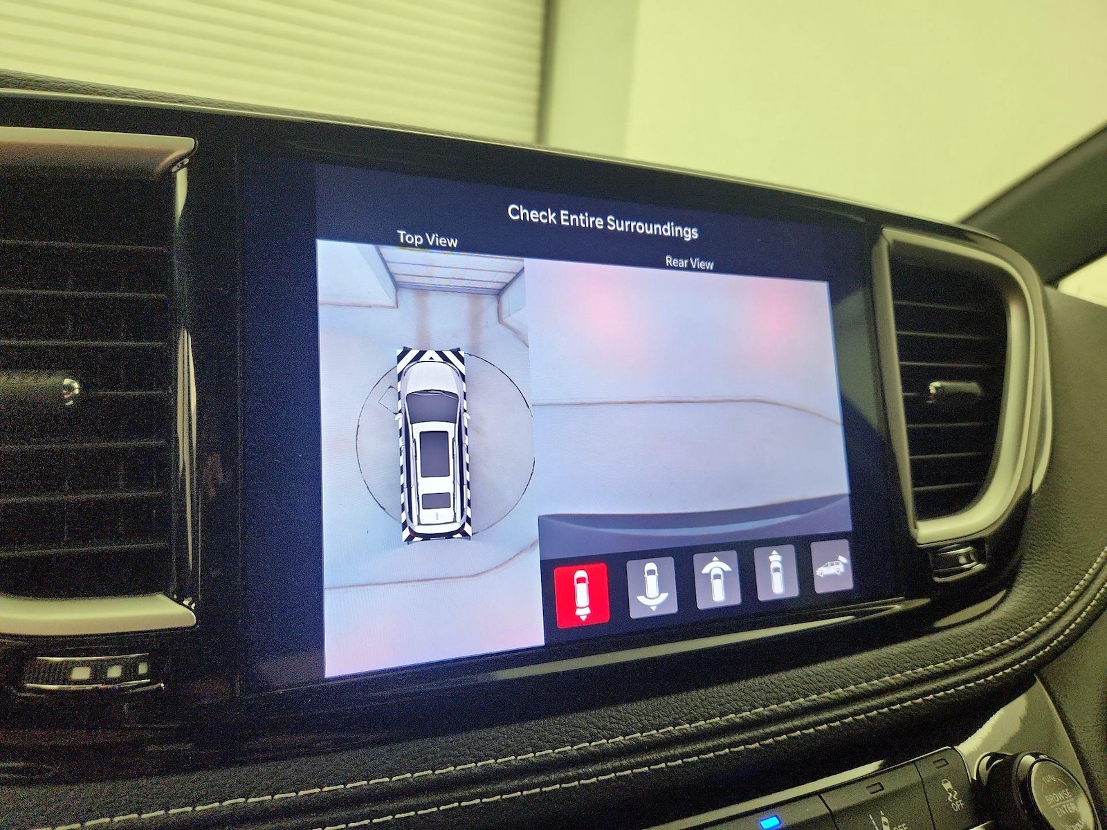 2023 Chrysler Pacifica Hybrid Touring L - Photo 13