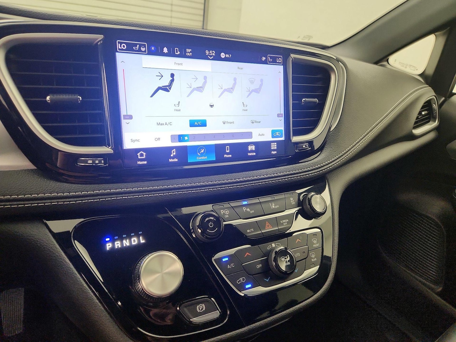 2023 Chrysler Pacifica Hybrid Touring L - Photo 15