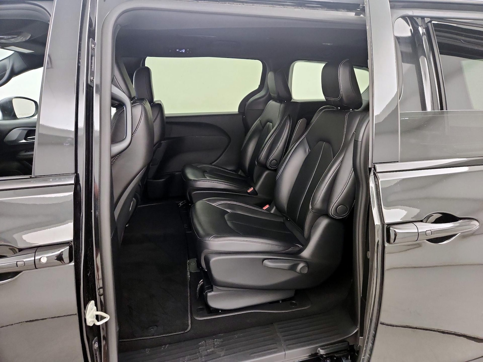 2023 Chrysler Pacifica Hybrid Touring L - Photo 18