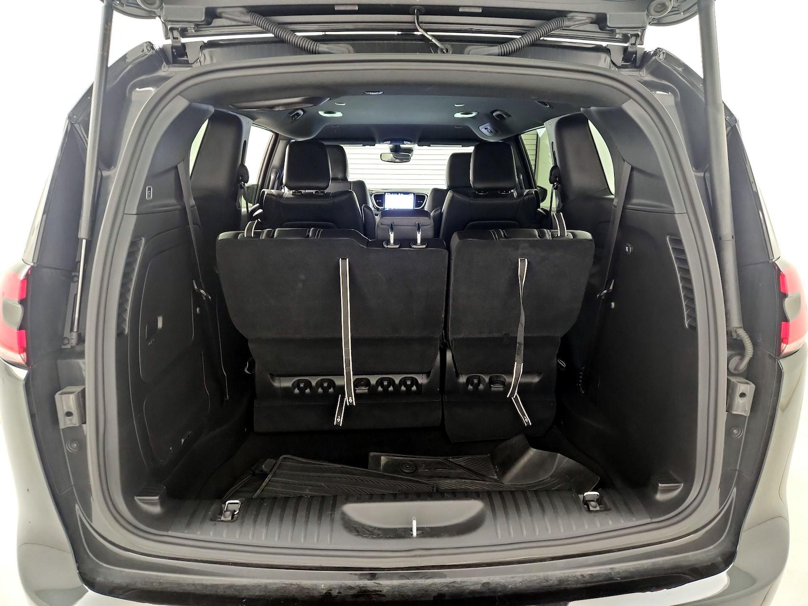 2023 Chrysler Pacifica Hybrid Touring L - Photo 20