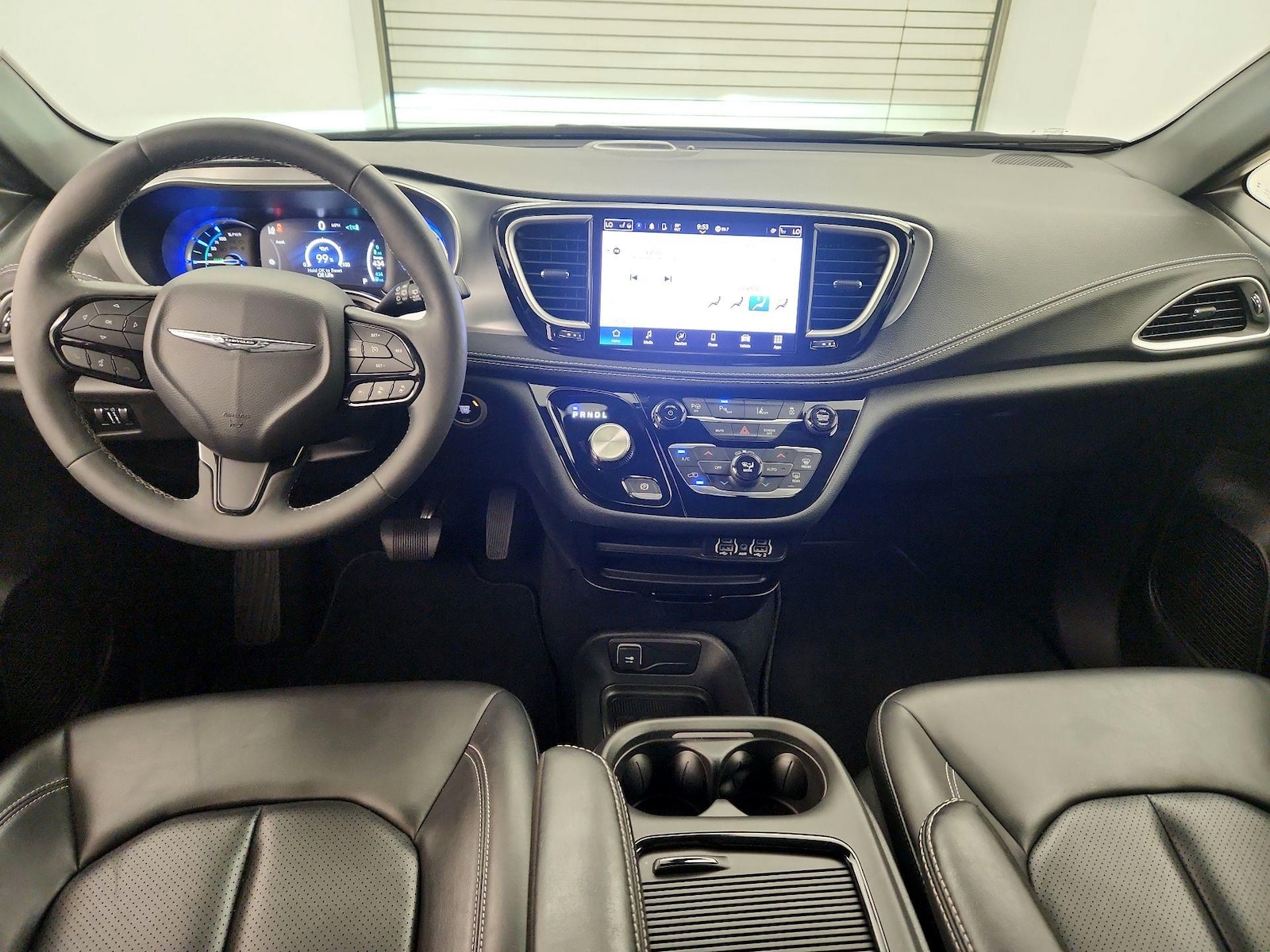 2023 Chrysler Pacifica Hybrid Touring L - Photo 8