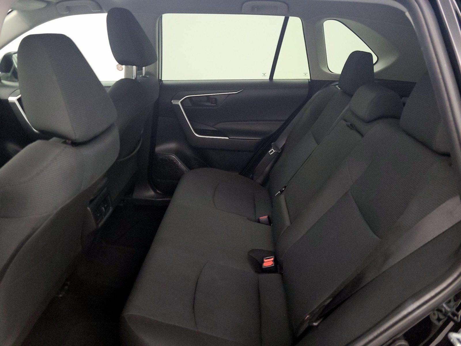2025 Toyota RAV4 LE - Photo 21