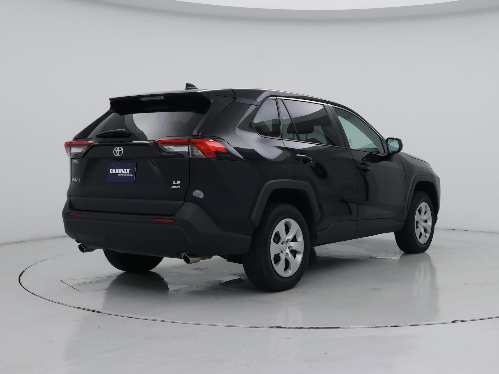 2025 Toyota RAV4 LE - Photo 9