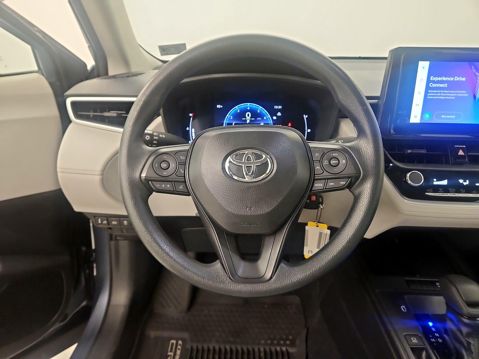 2026 Toyota Corolla Cross L - Photo 11