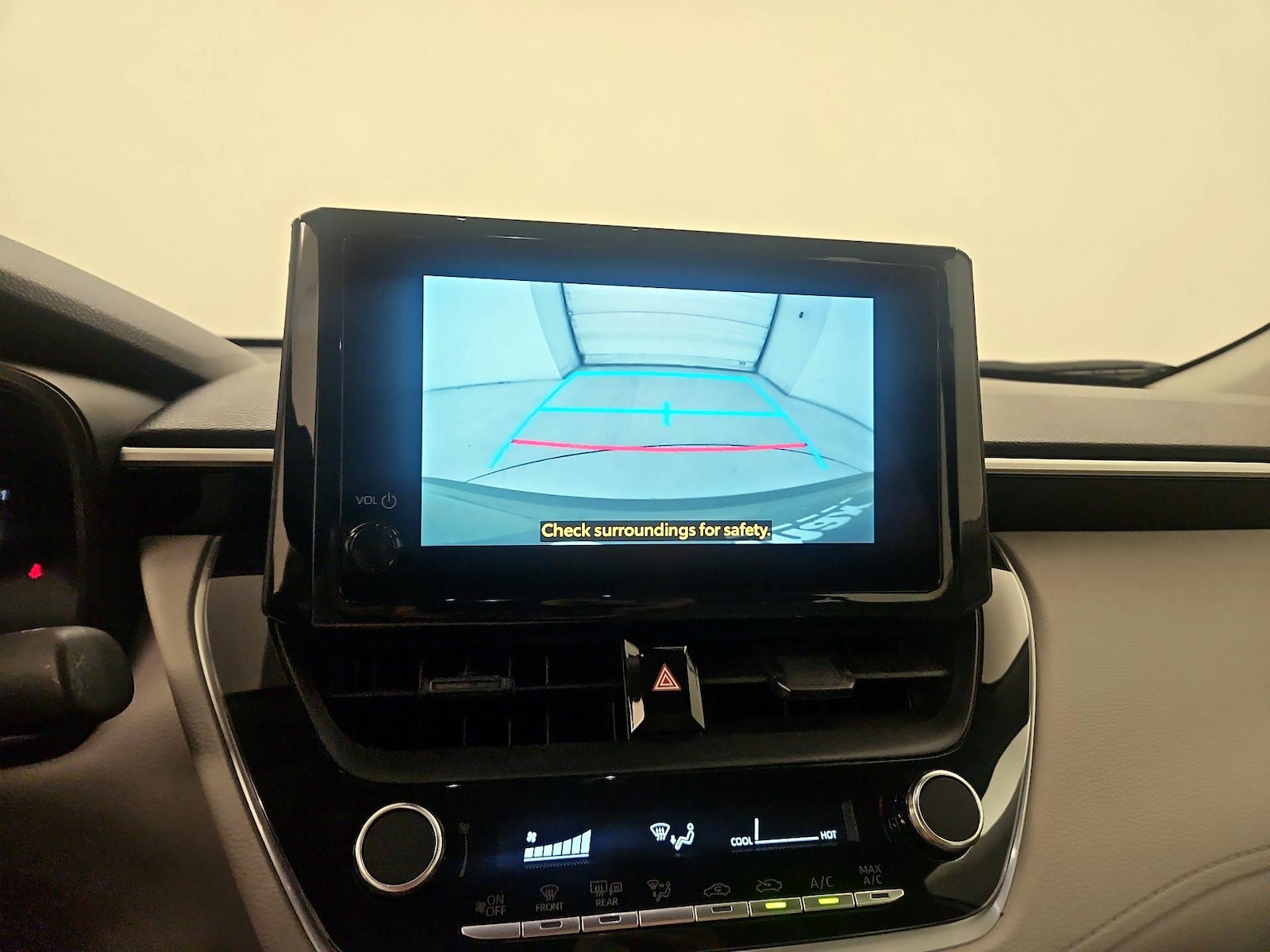 2026 Toyota Corolla Cross L - Photo 16