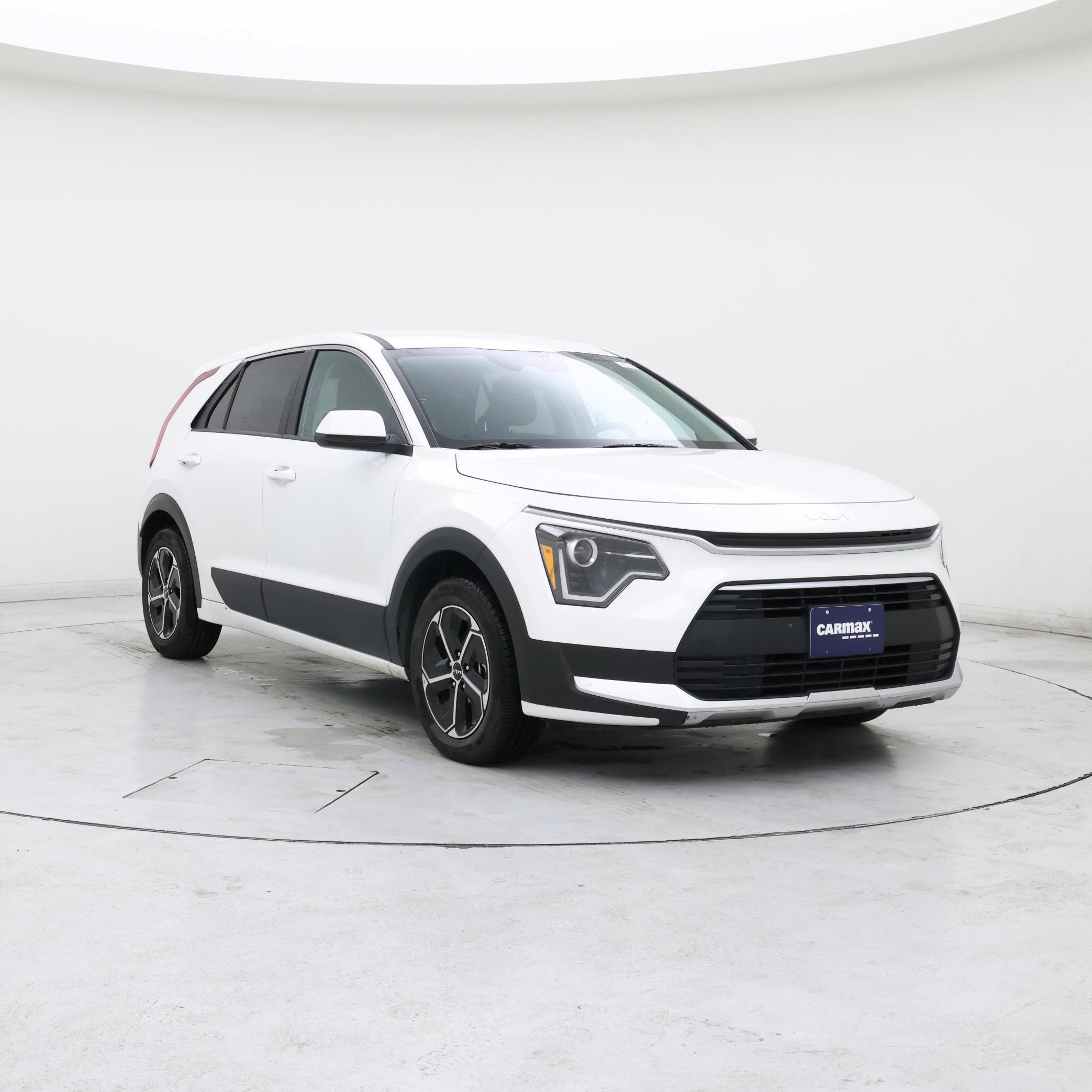 White 2025 Kia Niro SUV / Crossover Front-Wheel Drive Automatic