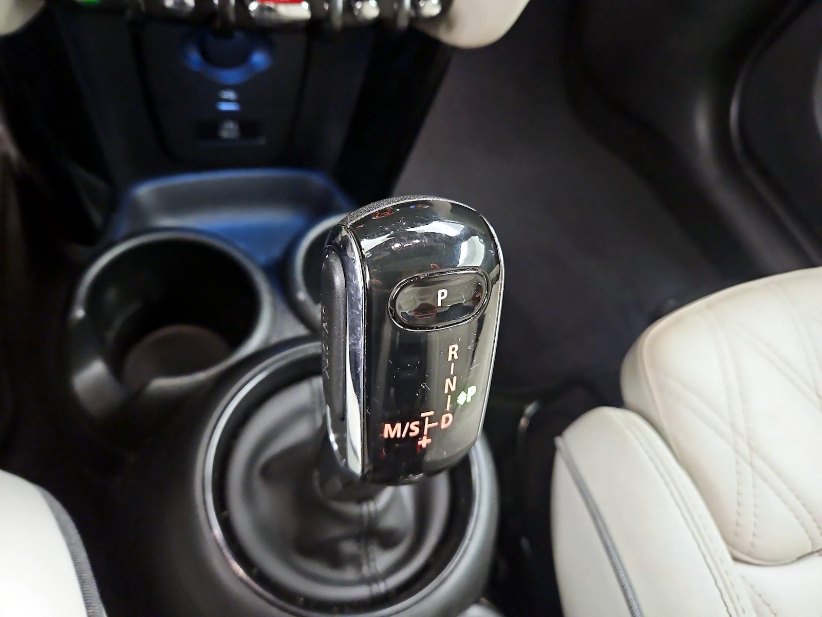 2024 MINI Hardtop 4 Door S - Photo 18