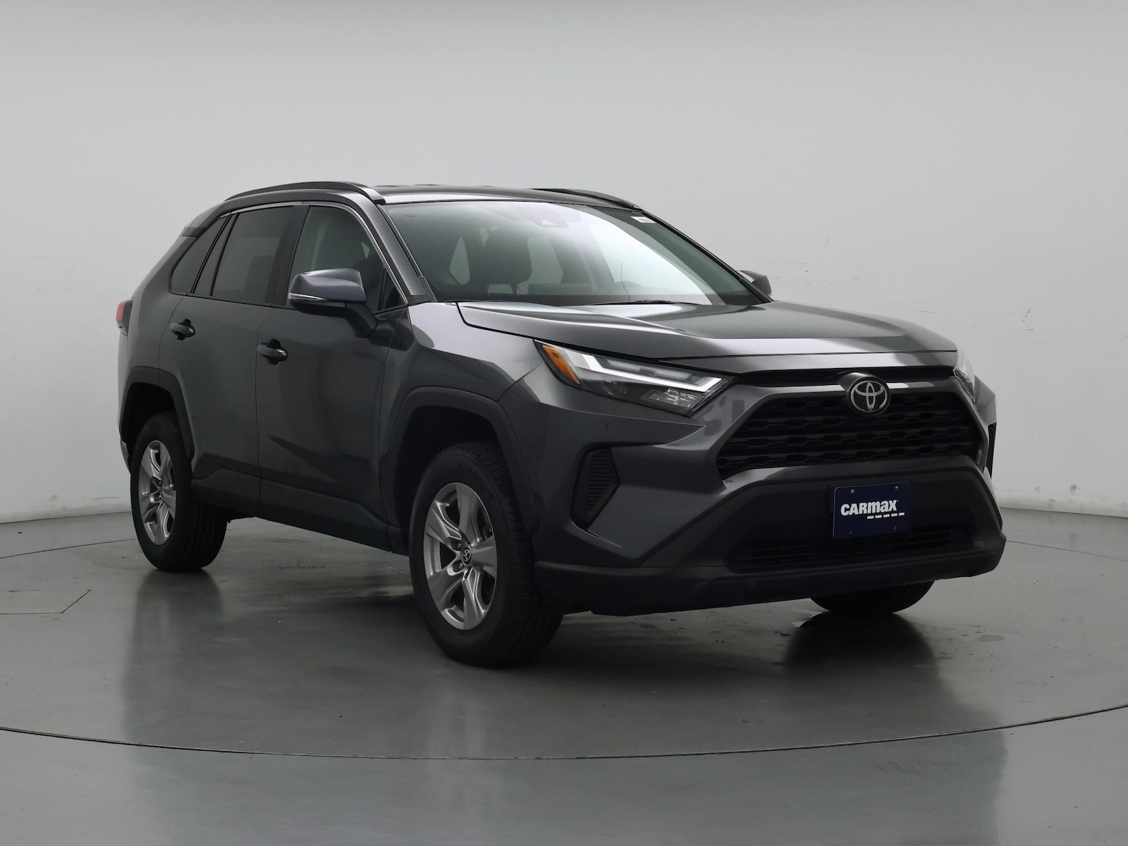 2024 Toyota RAV4 XLE - Photo 2