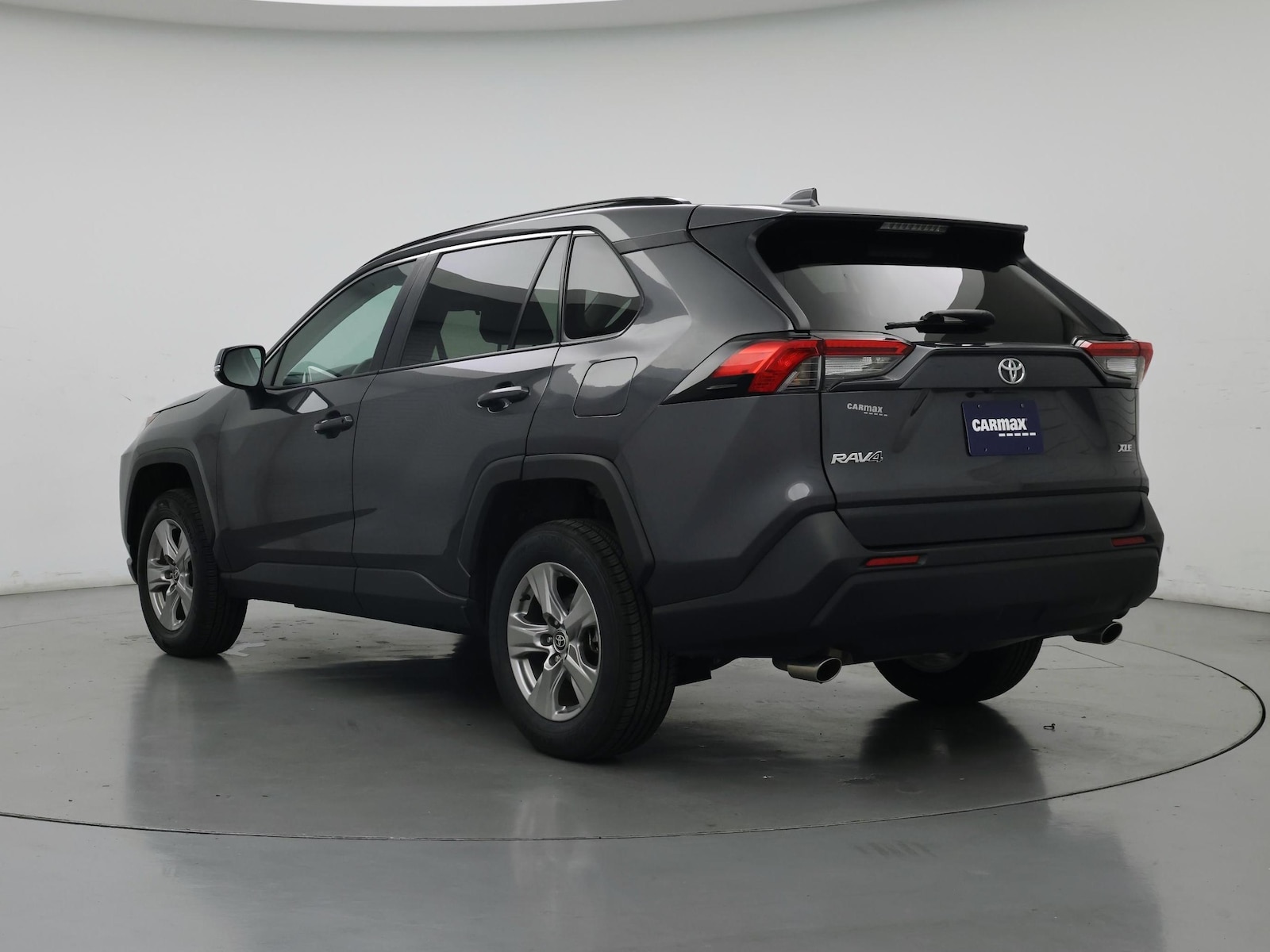 2024 Toyota RAV4 XLE - Photo 3