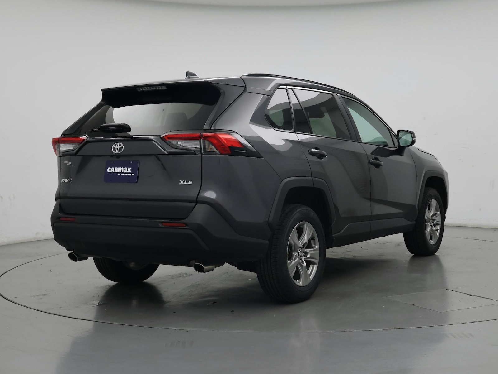 2024 Toyota RAV4 XLE - Photo 9