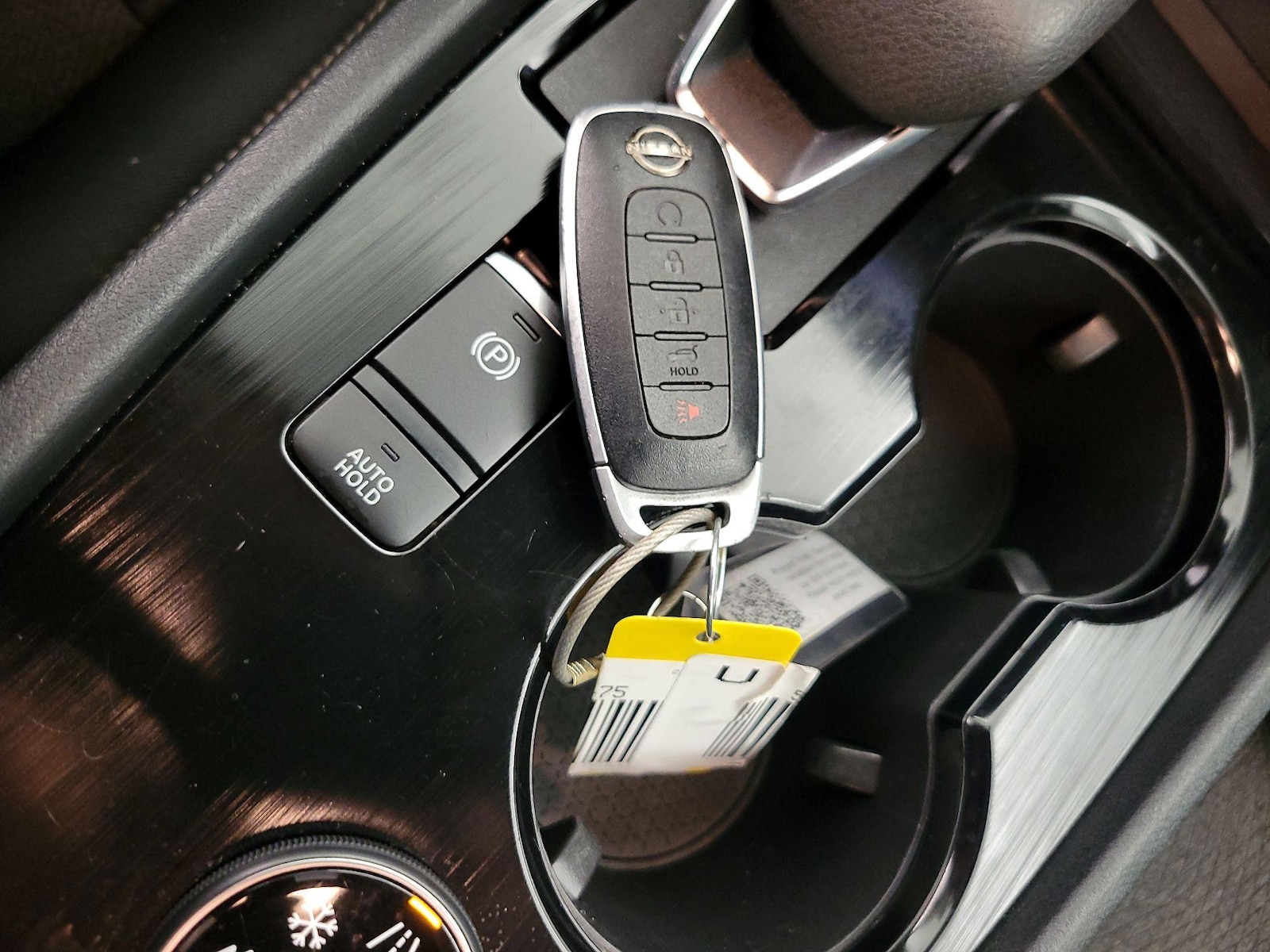 2024 Nissan Rogue SV - Photo 23