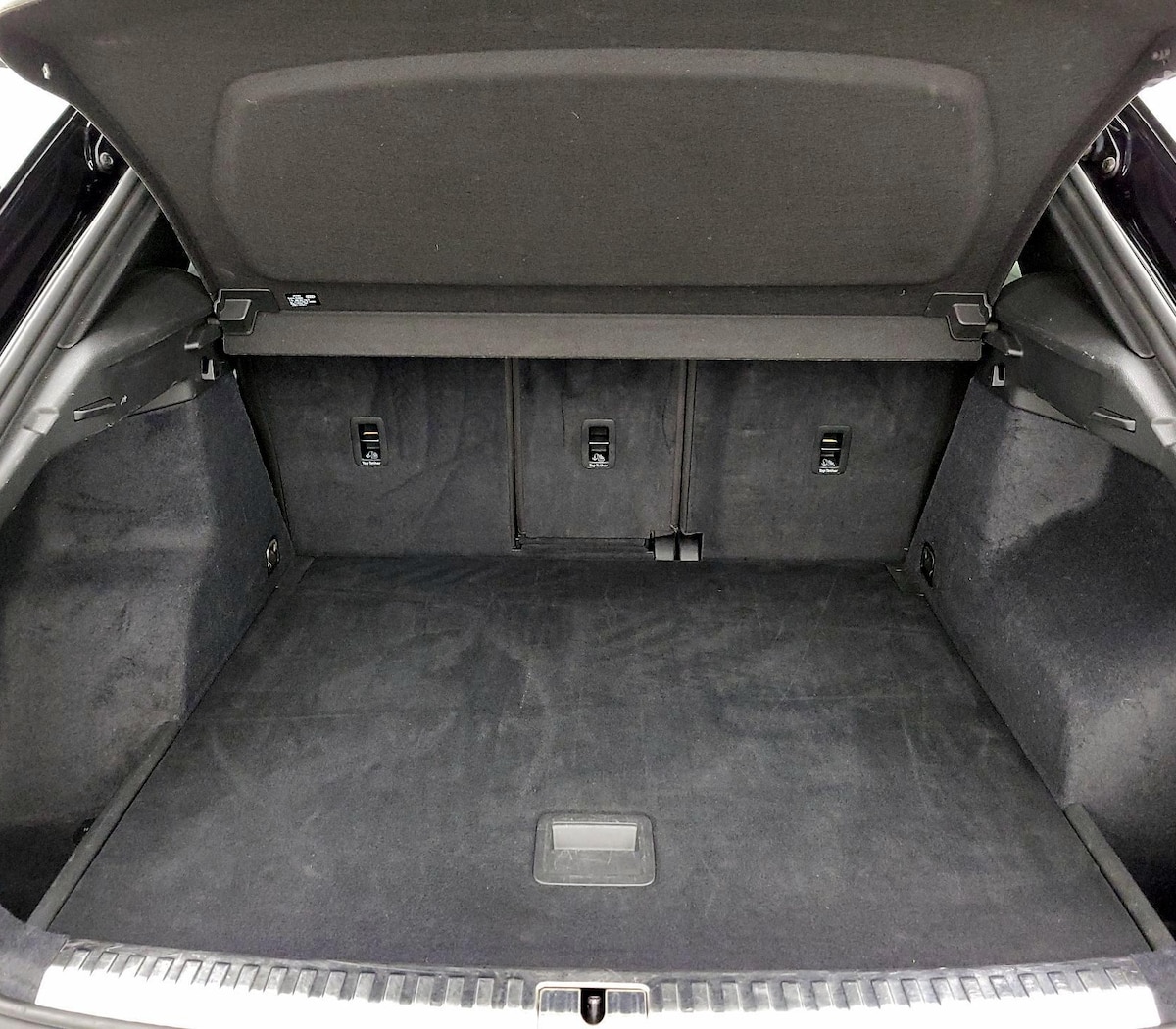 Trunk/Cargo (Seats Up)