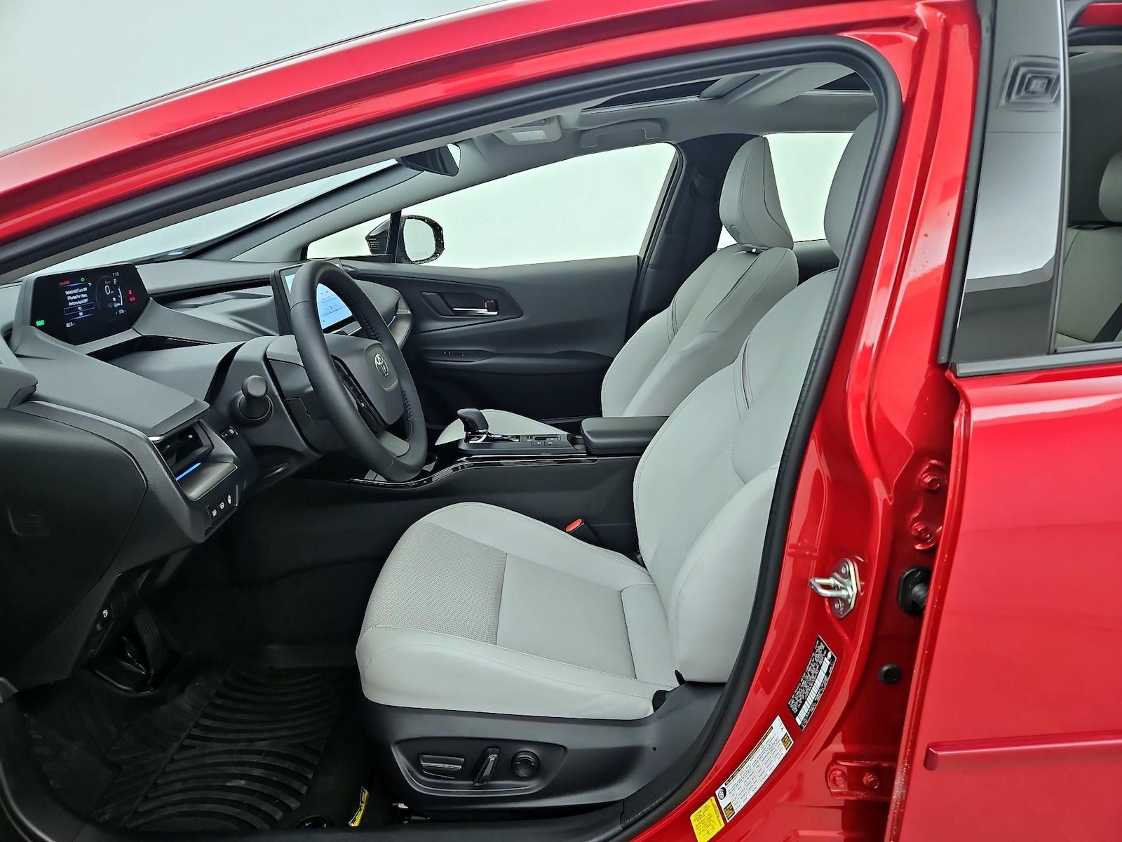 2026 Toyota Prius XLE - Photo 12