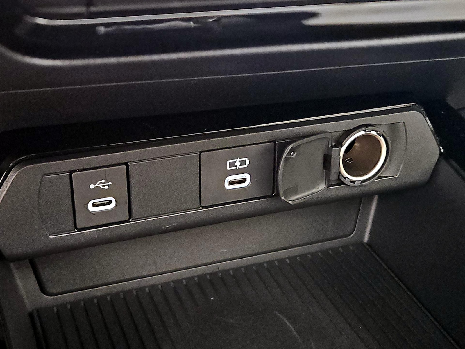 2026 Toyota Prius XLE - Photo 20