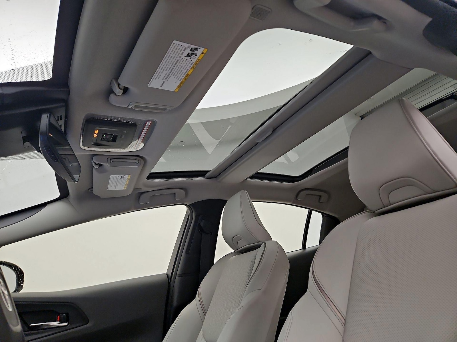 2026 Toyota Prius XLE - Photo 21