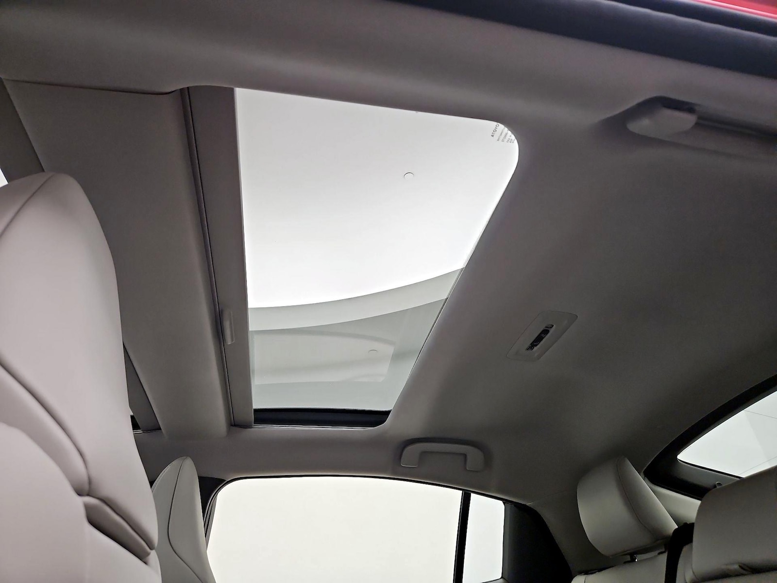 2026 Toyota Prius XLE - Photo 25
