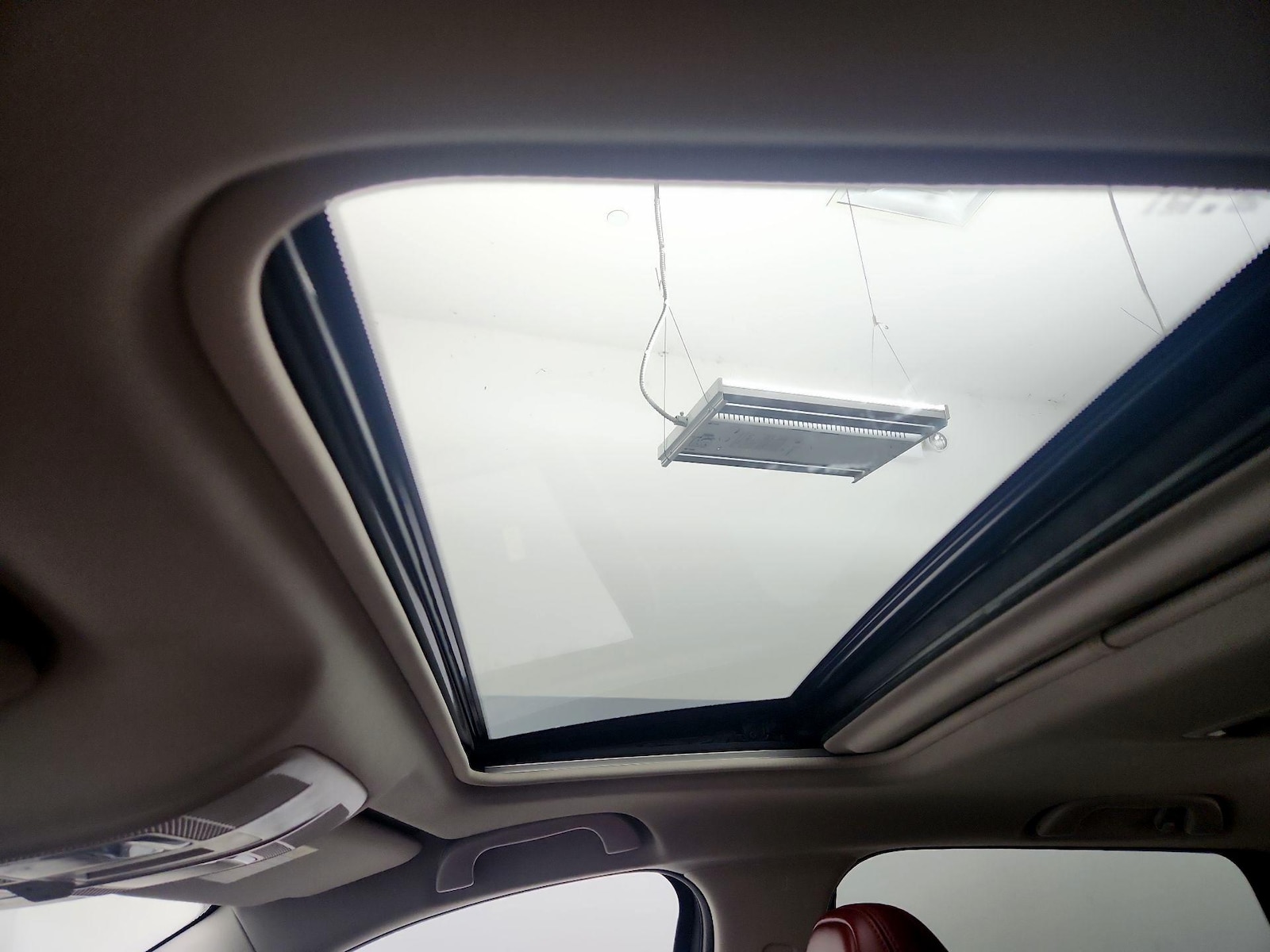 Sunroof(s) & Overhead Airbags