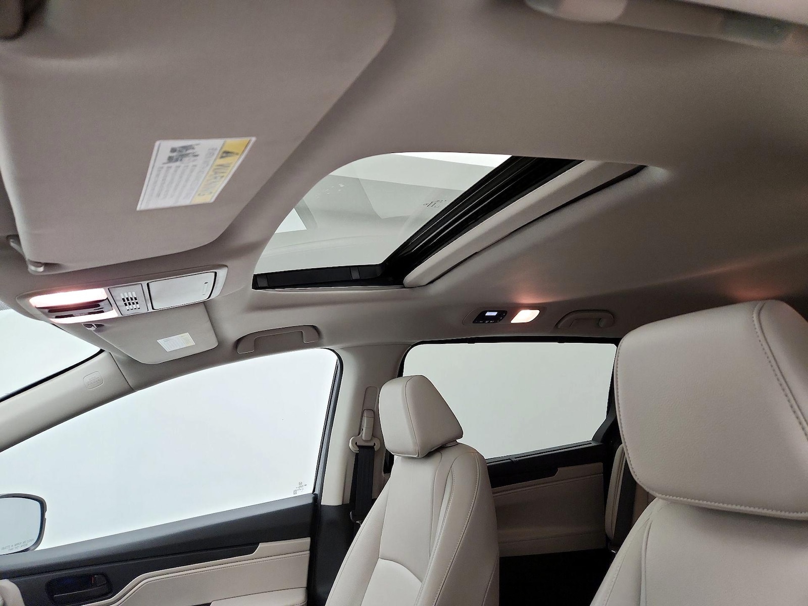 Sunroof(s) & Overhead Airbags