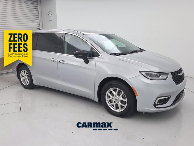 Silver 2024 Chrysler Pacifica Minivan Front-Wheel Drive Automatic