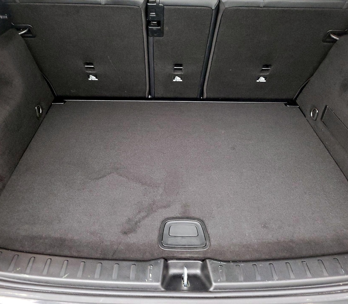 Trunk/Cargo (Seats Up)