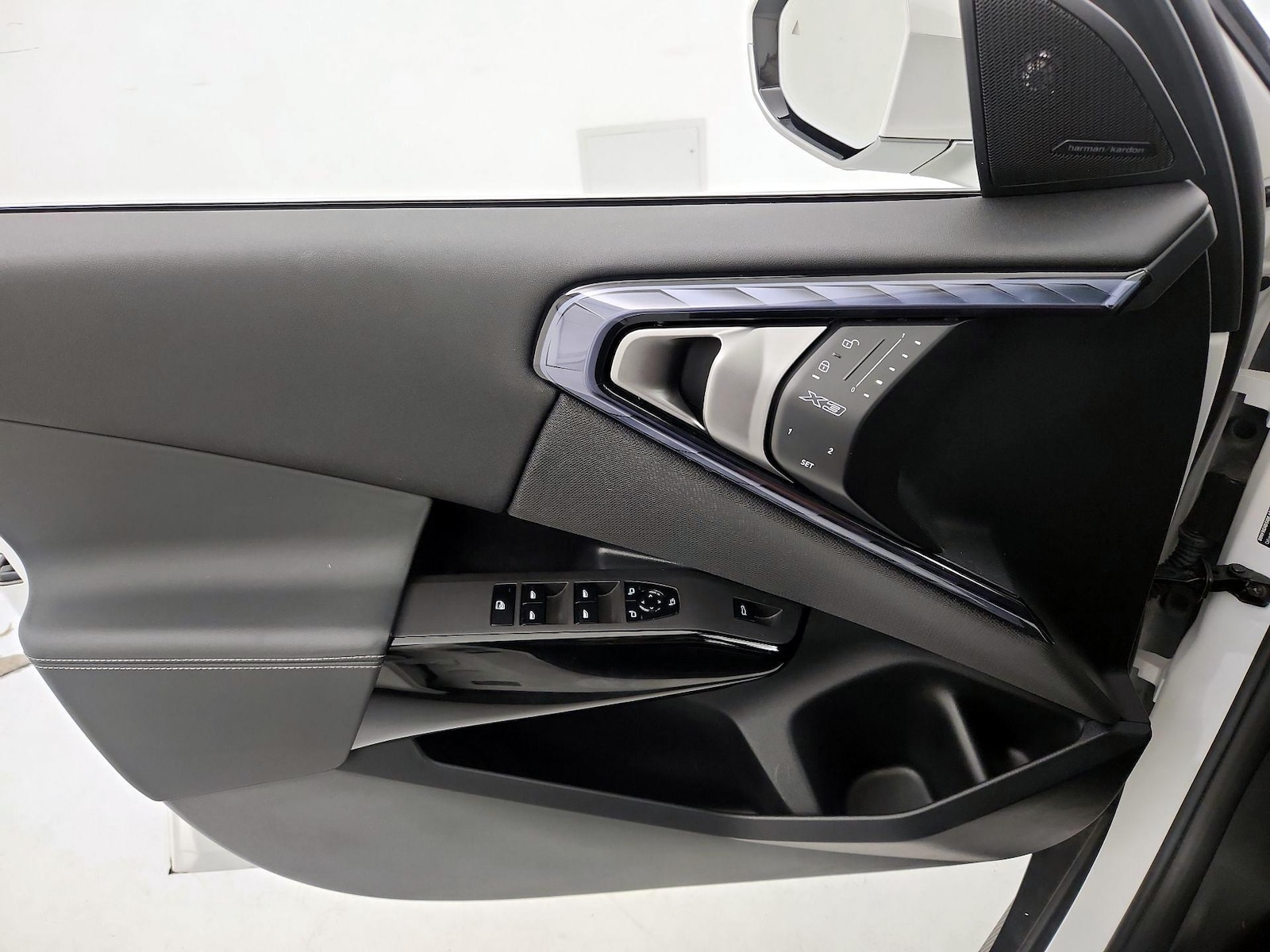 2026 BMW X3 30 - Photo 13