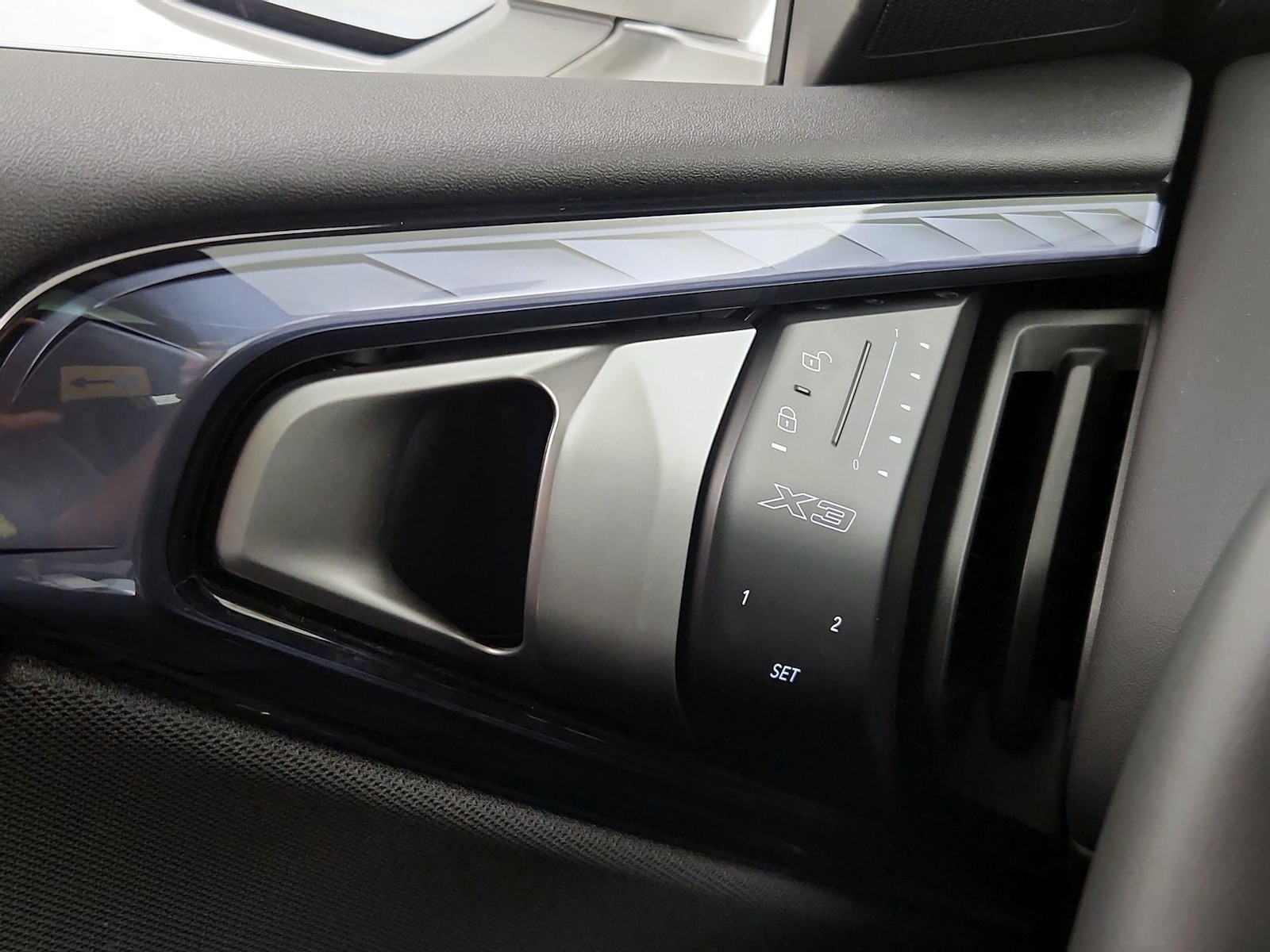 2026 BMW X3 30 - Photo 14