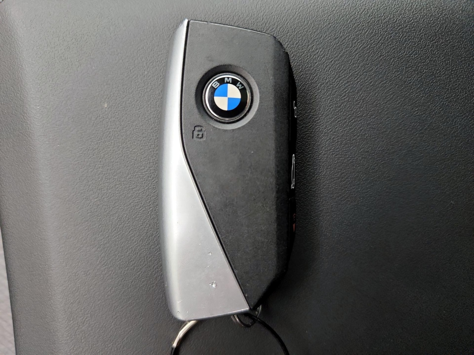 2026 BMW X3 30 - Photo 23