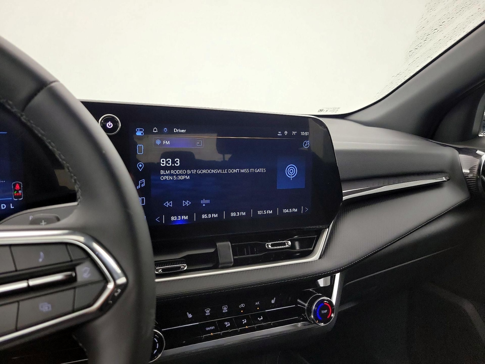 2027 Chevrolet Equinox LT - Photo 17
