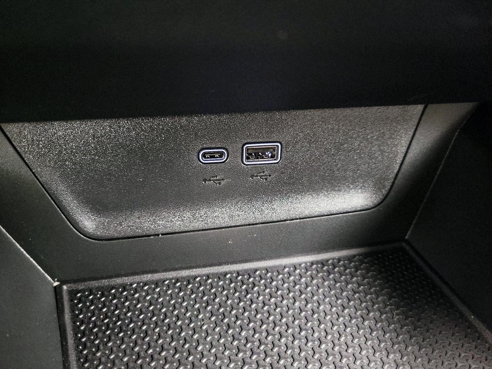2027 Chevrolet Equinox LT - Photo 20