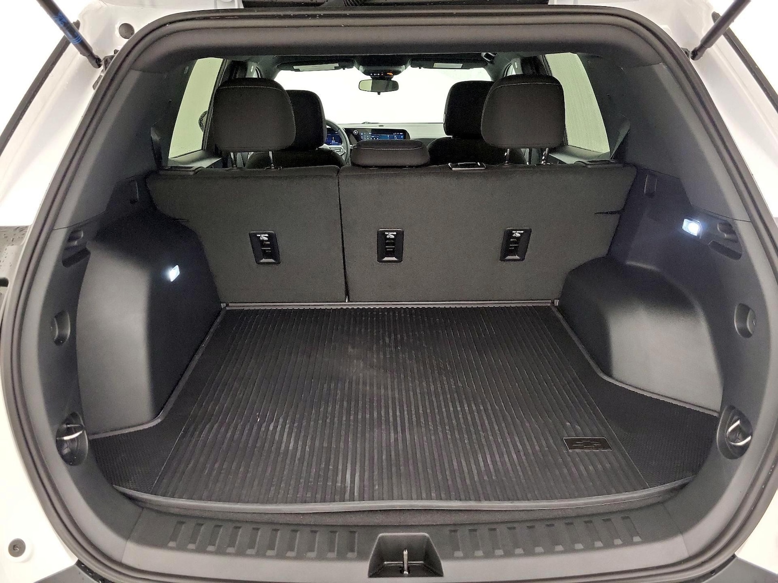 2027 Chevrolet Equinox LT - Photo 22